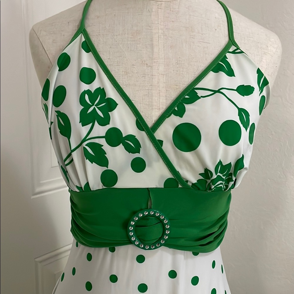 Chic Green Floral Midi Dress - Picture 3 of 8
